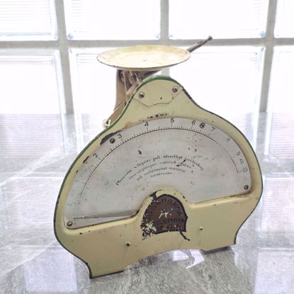 صورة ميزان الماني قديم  للطرود والرسائل 