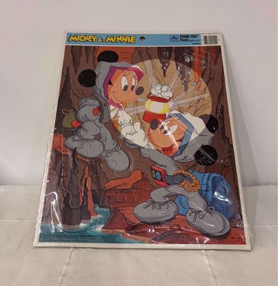 صورة لوح بزل كبير مغلف ديزني قديم