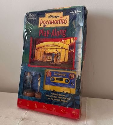 Picture of ٢ مجسم ، شريط كاسيت ، مسرح Popup